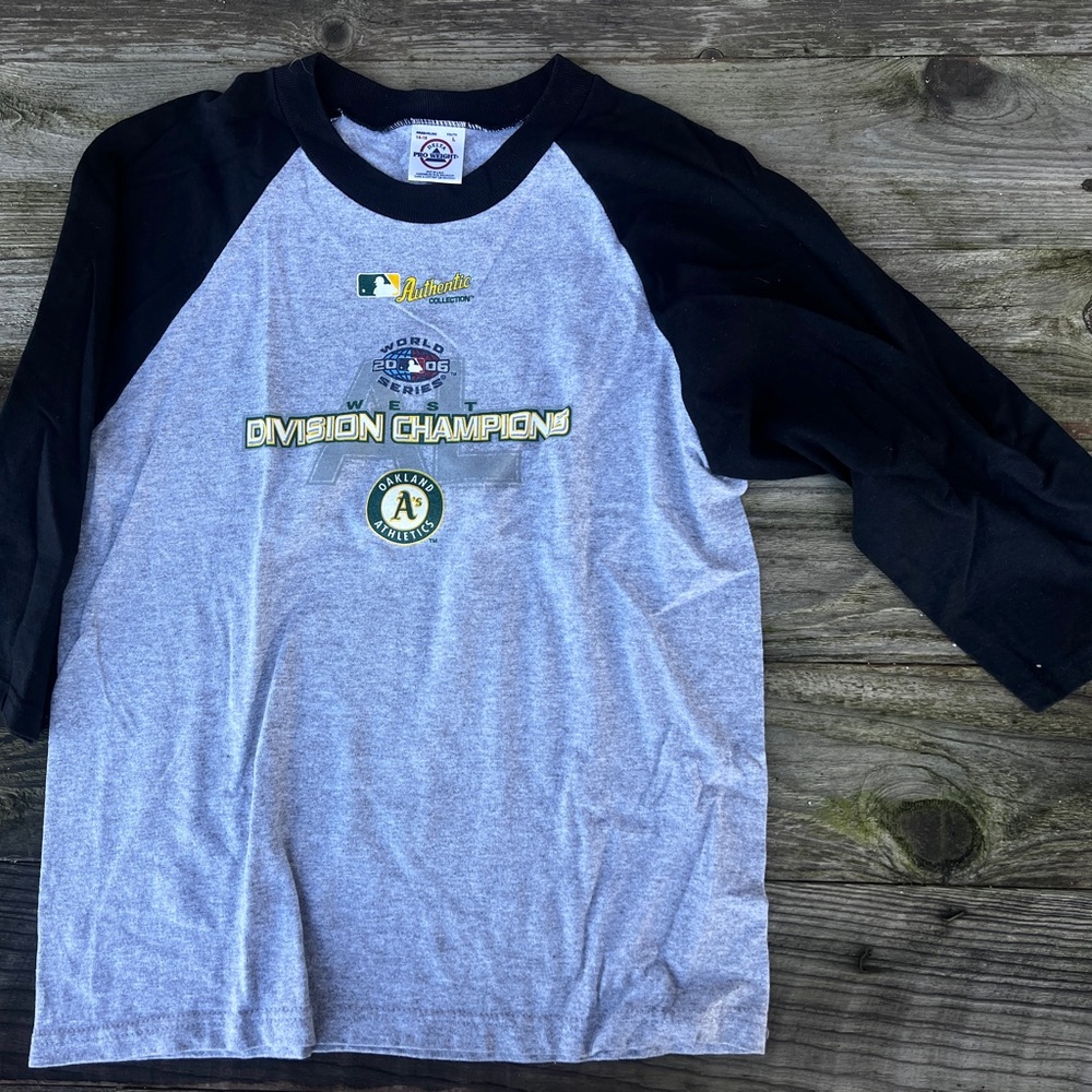 Vintage Oakland A’s 2006 Gray and Black Division Champions Baseball Tee